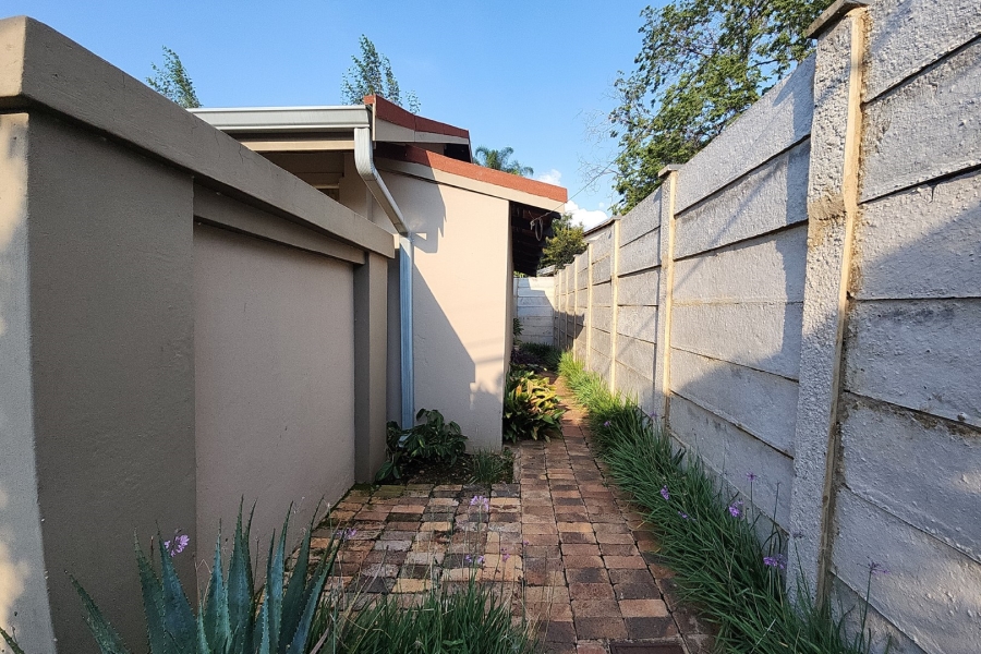 6 Bedroom Property for Sale in Monument Park Gauteng