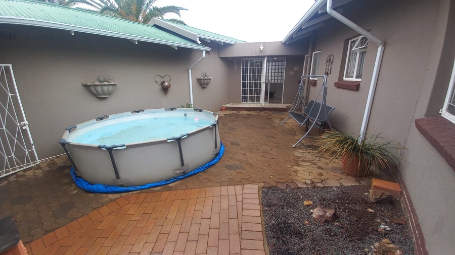 3 Bedroom Property for Sale in Witpoortjie Gauteng