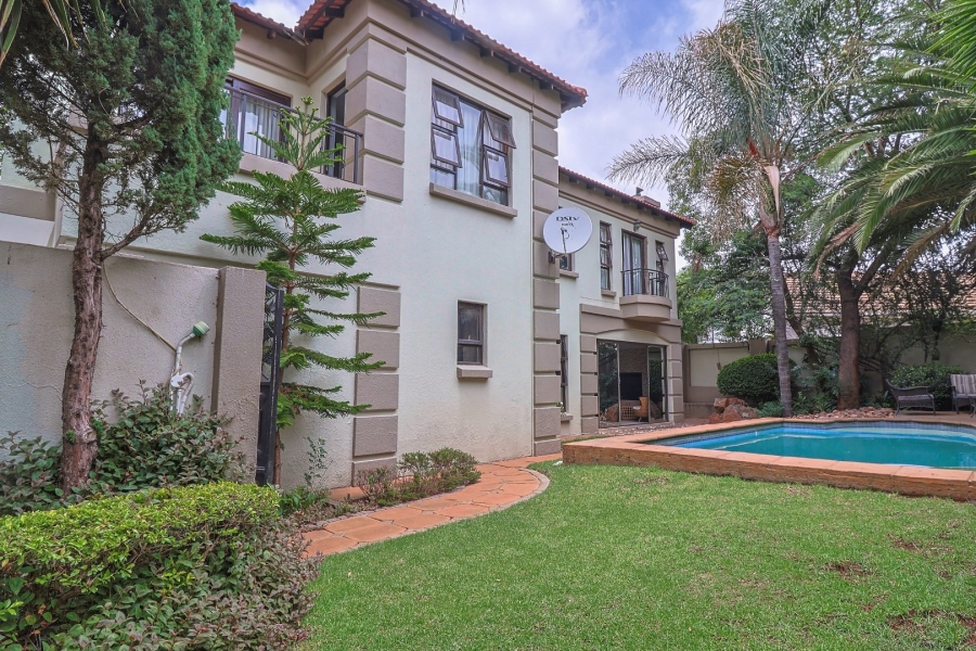 4 Bedroom Property for Sale in Mulbarton Gauteng