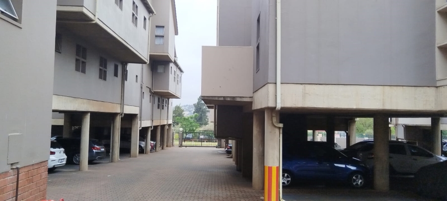 To Let 2 Bedroom Property for Rent in Glenanda Gauteng