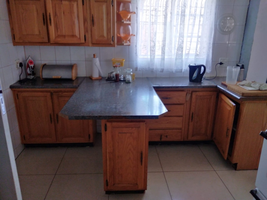 4 Bedroom Property for Sale in Robertsham Gauteng