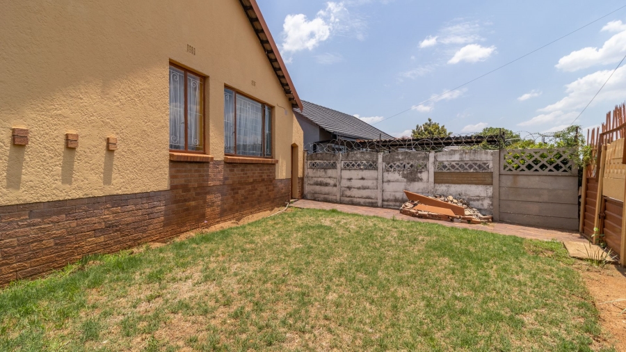 4 Bedroom Property for Sale in Robertsham Gauteng