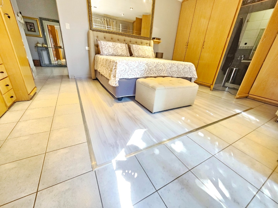 5 Bedroom Property for Sale in Claudius Gauteng