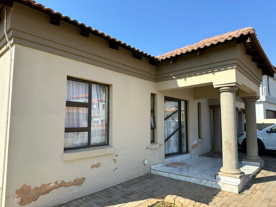 3 Bedroom Property for Sale in The Orchards Gauteng