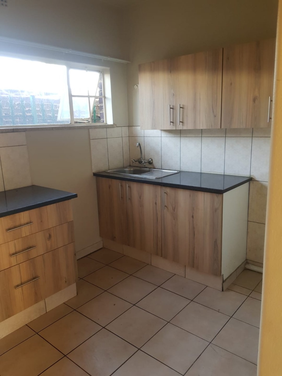 To Let 1 Bedroom Property for Rent in Witfield Gauteng