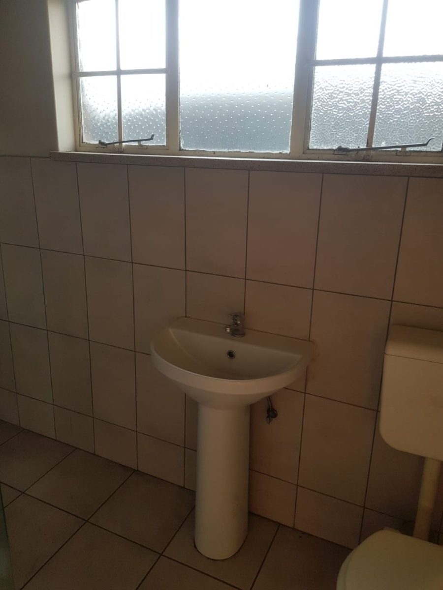 To Let 1 Bedroom Property for Rent in Witfield Gauteng