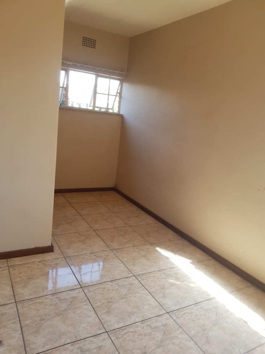 To Let 1 Bedroom Property for Rent in Witfield Gauteng