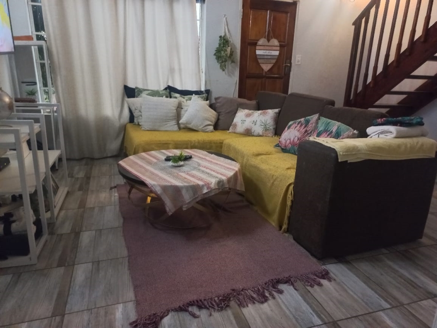 To Let  Bedroom Property for Rent in La Montagne Gauteng