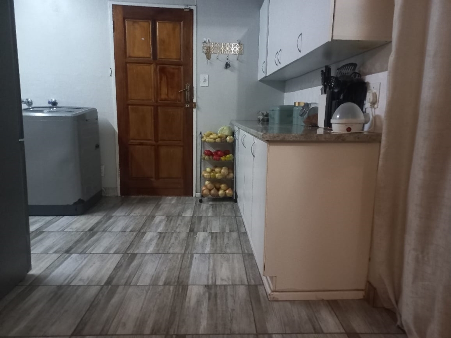 To Let  Bedroom Property for Rent in La Montagne Gauteng