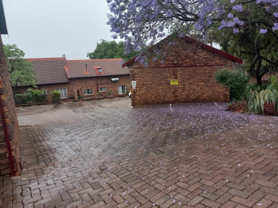 To Let  Bedroom Property for Rent in La Montagne Gauteng