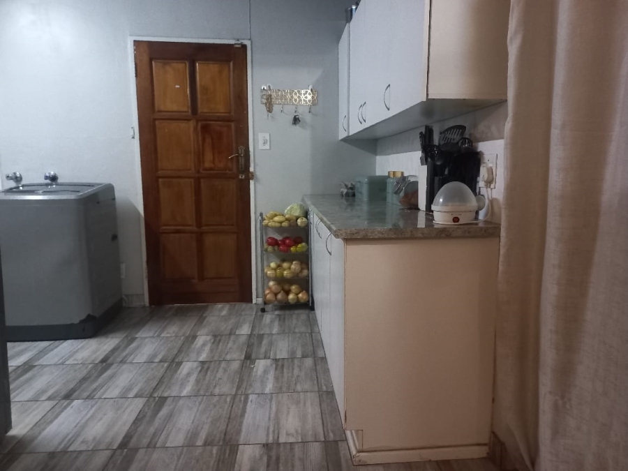 To Let  Bedroom Property for Rent in La Montagne Gauteng