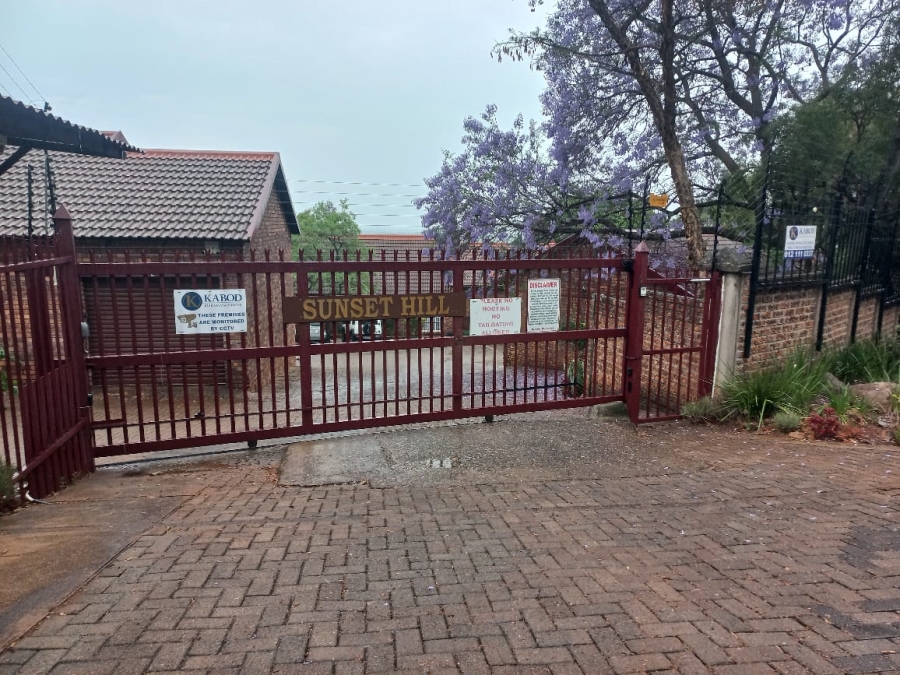 To Let  Bedroom Property for Rent in La Montagne Gauteng