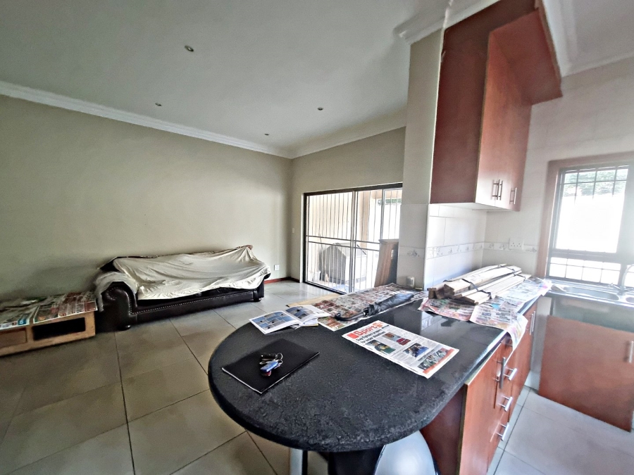 To Let 2 Bedroom Property for Rent in Bedfordview Gauteng