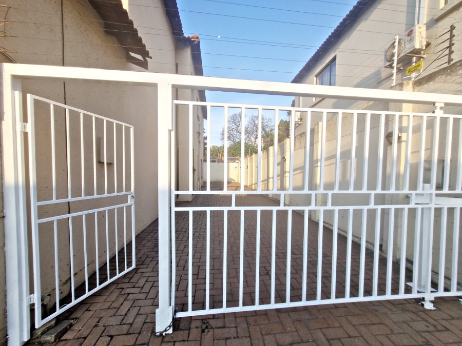 To Let 2 Bedroom Property for Rent in Bedfordview Gauteng