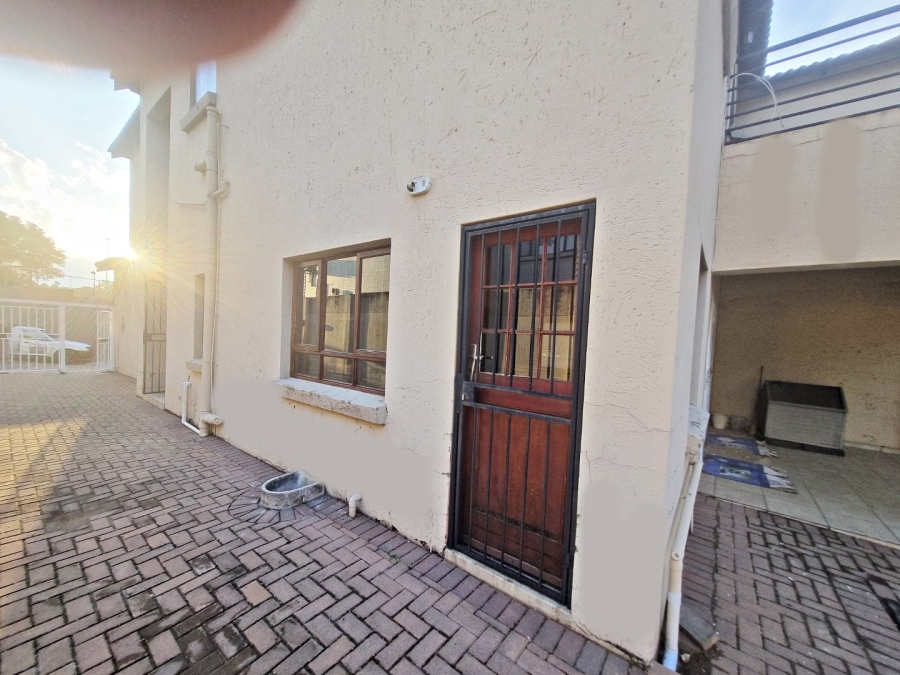 To Let 2 Bedroom Property for Rent in Bedfordview Gauteng