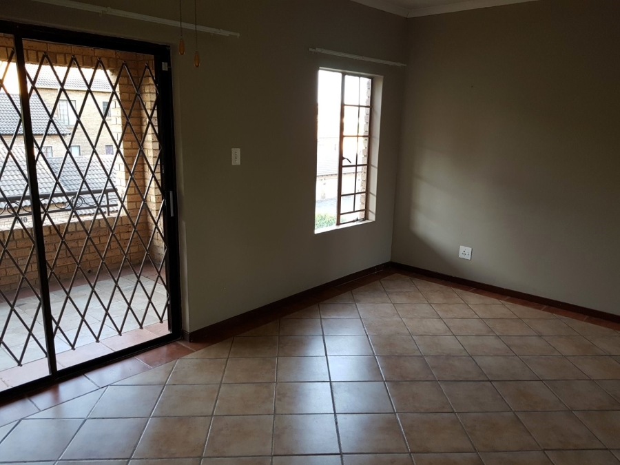 To Let 2 Bedroom Property for Rent in Boardwalk Villas Gauteng