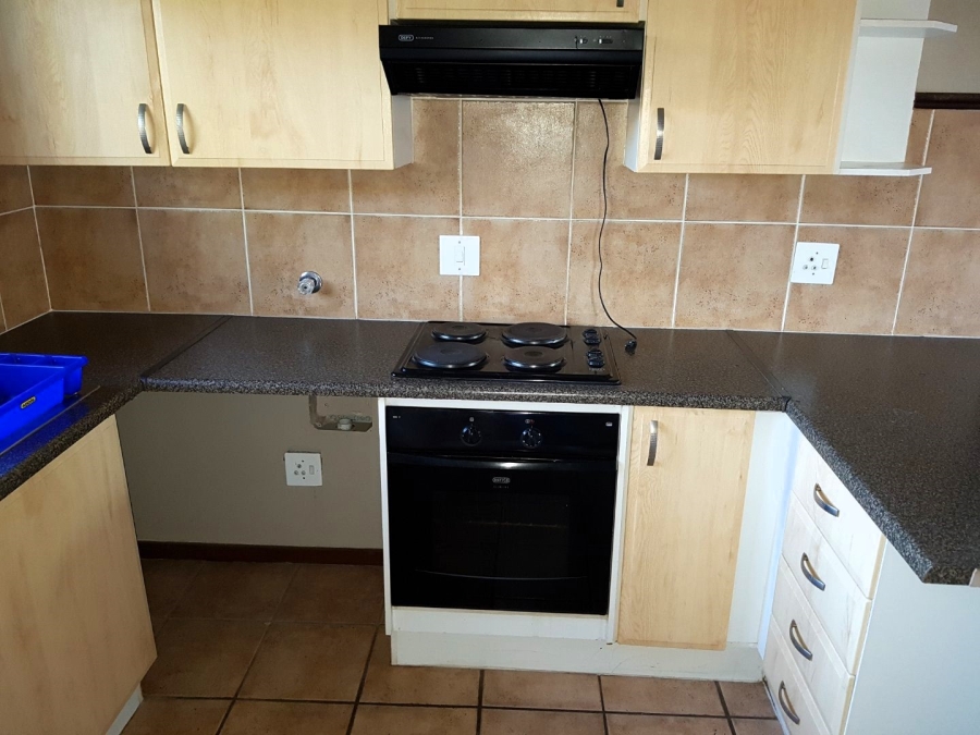 To Let 2 Bedroom Property for Rent in Boardwalk Villas Gauteng