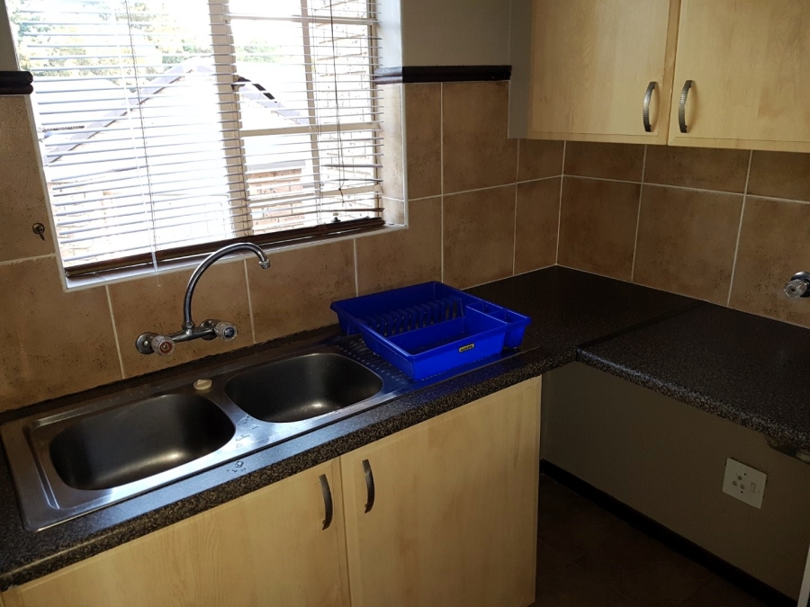 To Let 2 Bedroom Property for Rent in Boardwalk Villas Gauteng