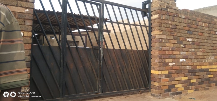 2 Bedroom Property for Sale in Rondebult Gauteng