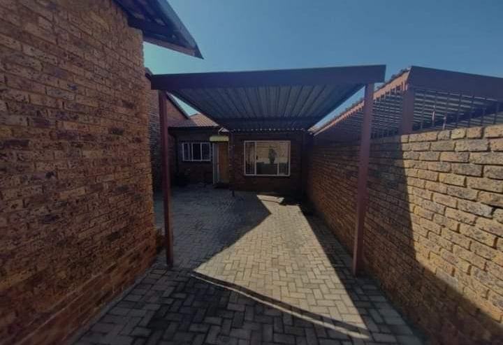 2 Bedroom Property for Sale in Birch Acres Gauteng