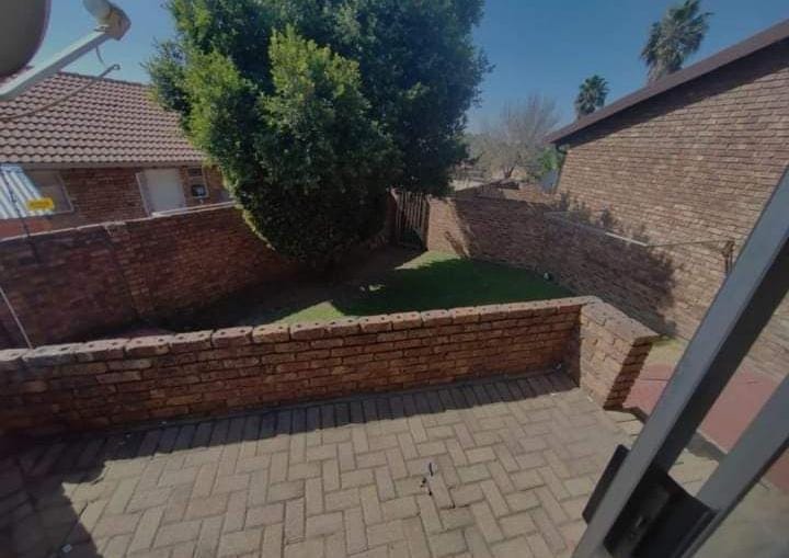 2 Bedroom Property for Sale in Birch Acres Gauteng