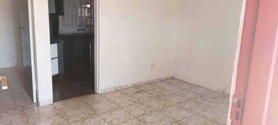 2 Bedroom Property for Sale in Lenasia Gauteng