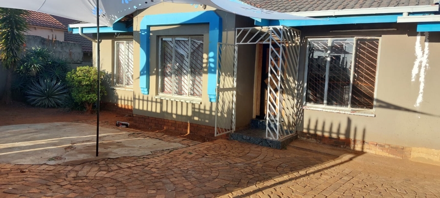 3 Bedroom Property for Sale in Lenasia Ext 13 Gauteng