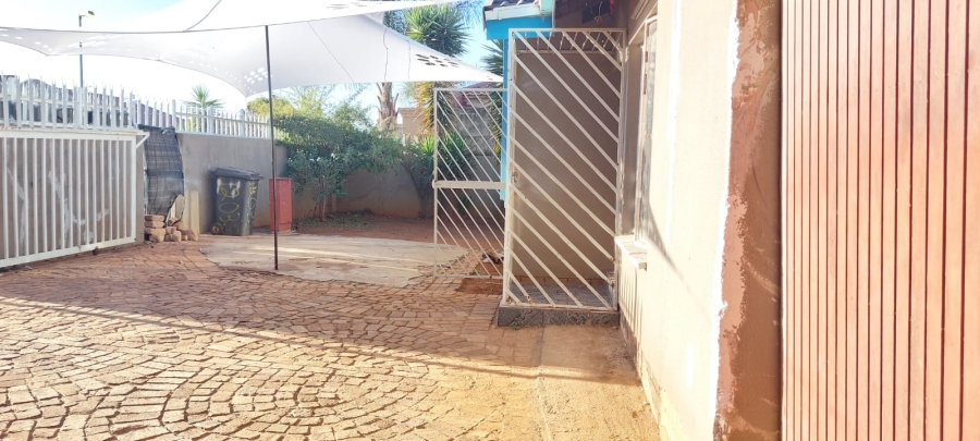 3 Bedroom Property for Sale in Lenasia Ext 13 Gauteng