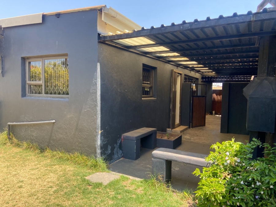 To Let 3 Bedroom Property for Rent in Krugersdorp West Gauteng