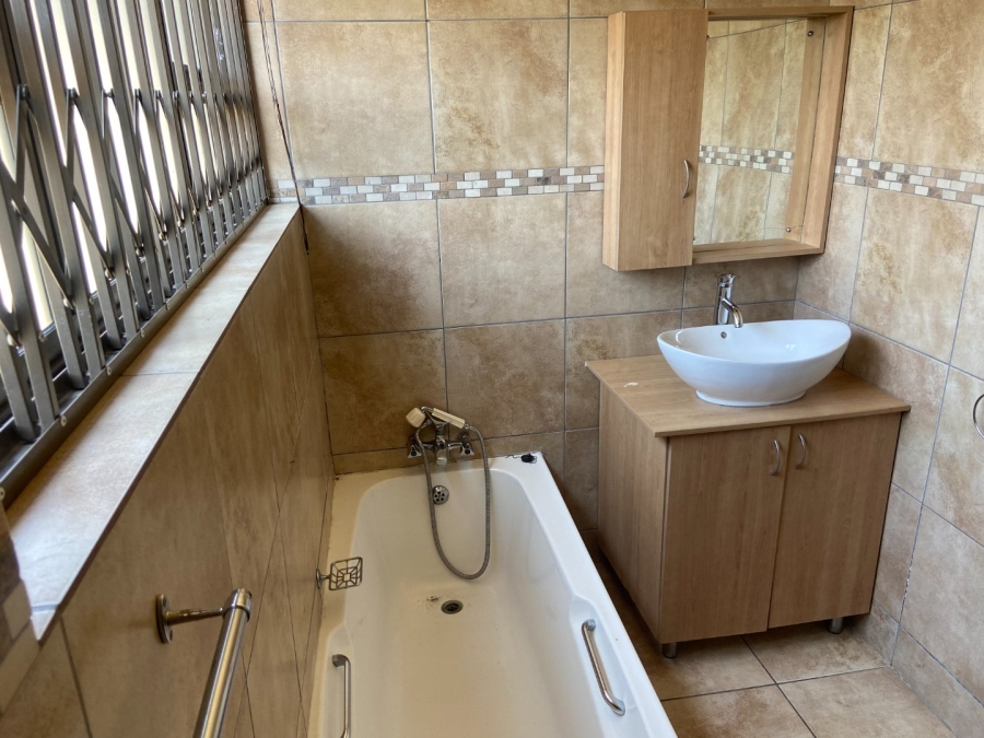 To Let 3 Bedroom Property for Rent in Krugersdorp West Gauteng