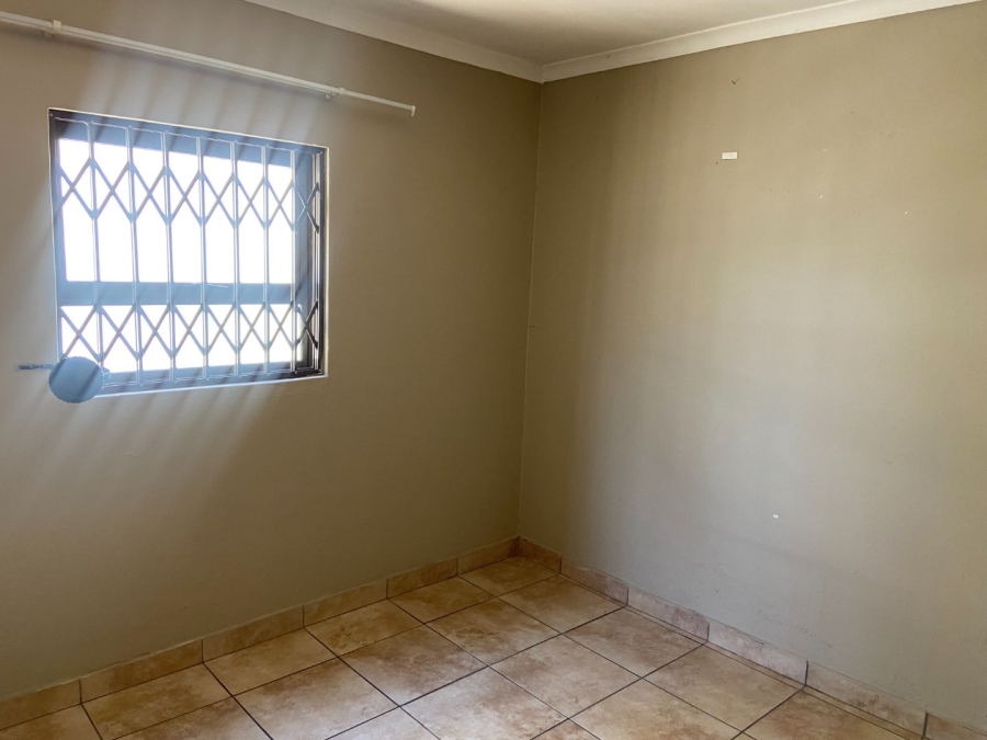 To Let 3 Bedroom Property for Rent in Krugersdorp West Gauteng