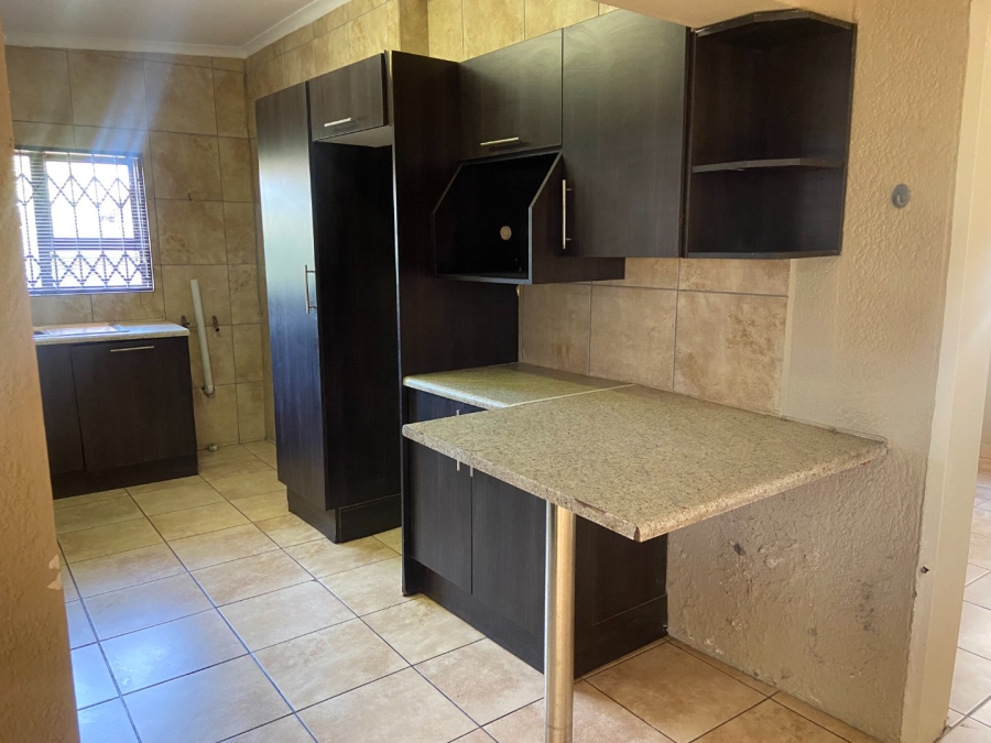 To Let 3 Bedroom Property for Rent in Krugersdorp West Gauteng