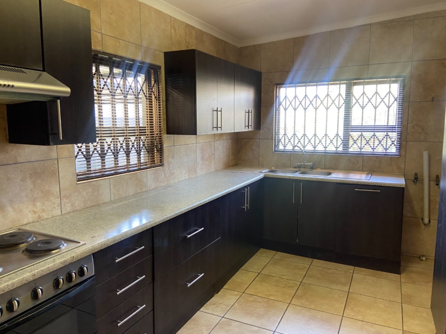 To Let 3 Bedroom Property for Rent in Krugersdorp West Gauteng