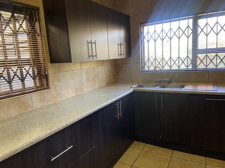 To Let 3 Bedroom Property for Rent in Krugersdorp West Gauteng