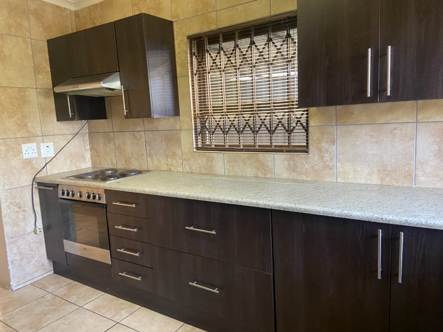 To Let 3 Bedroom Property for Rent in Krugersdorp West Gauteng