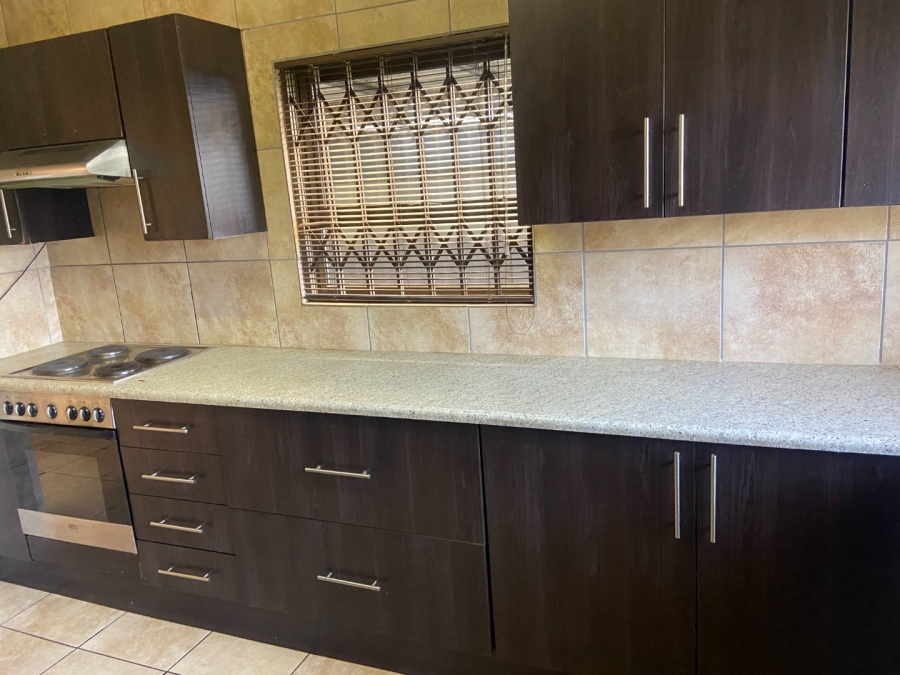 To Let 3 Bedroom Property for Rent in Krugersdorp West Gauteng