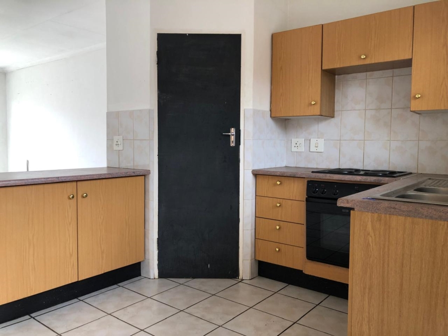 To Let 2 Bedroom Property for Rent in Amberfield Heights Gauteng