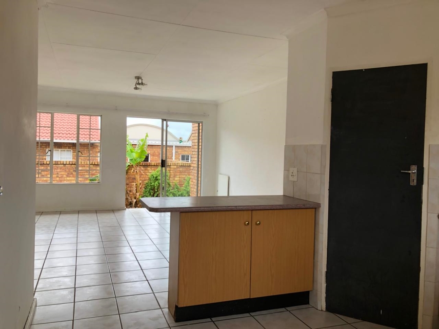 To Let 2 Bedroom Property for Rent in Amberfield Heights Gauteng