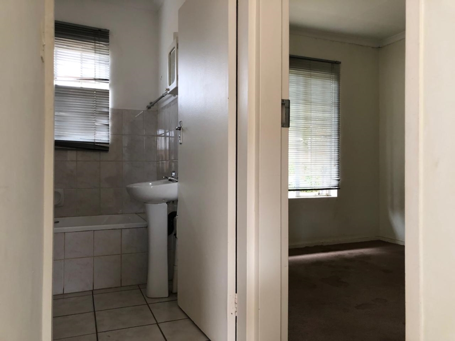 To Let 2 Bedroom Property for Rent in Amberfield Heights Gauteng