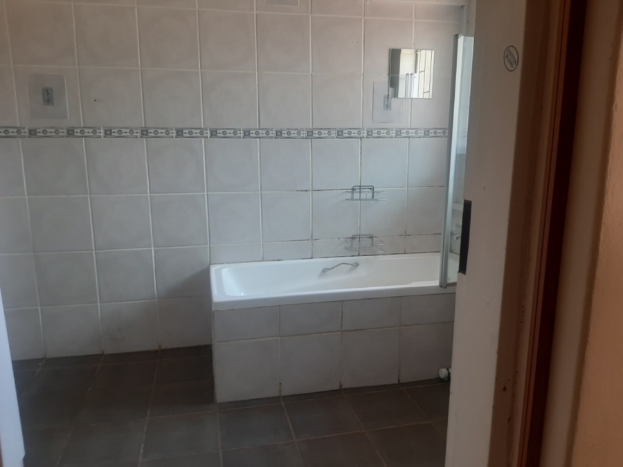 4 Bedroom Property for Sale in East Lynne Gauteng