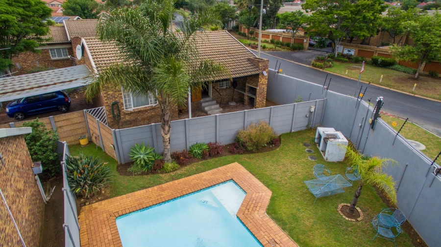 2 Bedroom Property for Sale in Allens Nek Gauteng