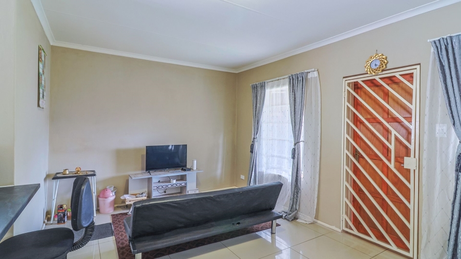 2 Bedroom Property for Sale in Allens Nek Gauteng