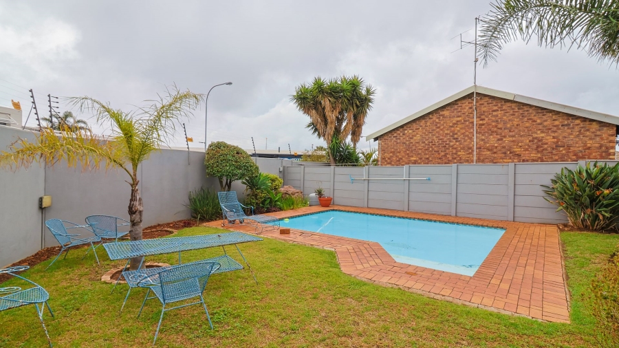 2 Bedroom Property for Sale in Allens Nek Gauteng