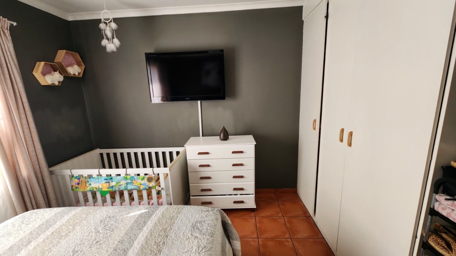 2 Bedroom Property for Sale in Die Hoewes Gauteng