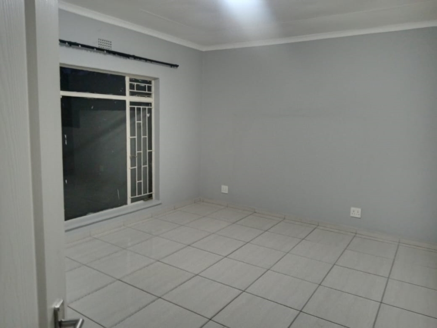 To Let 3 Bedroom Property for Rent in Naturena Gauteng