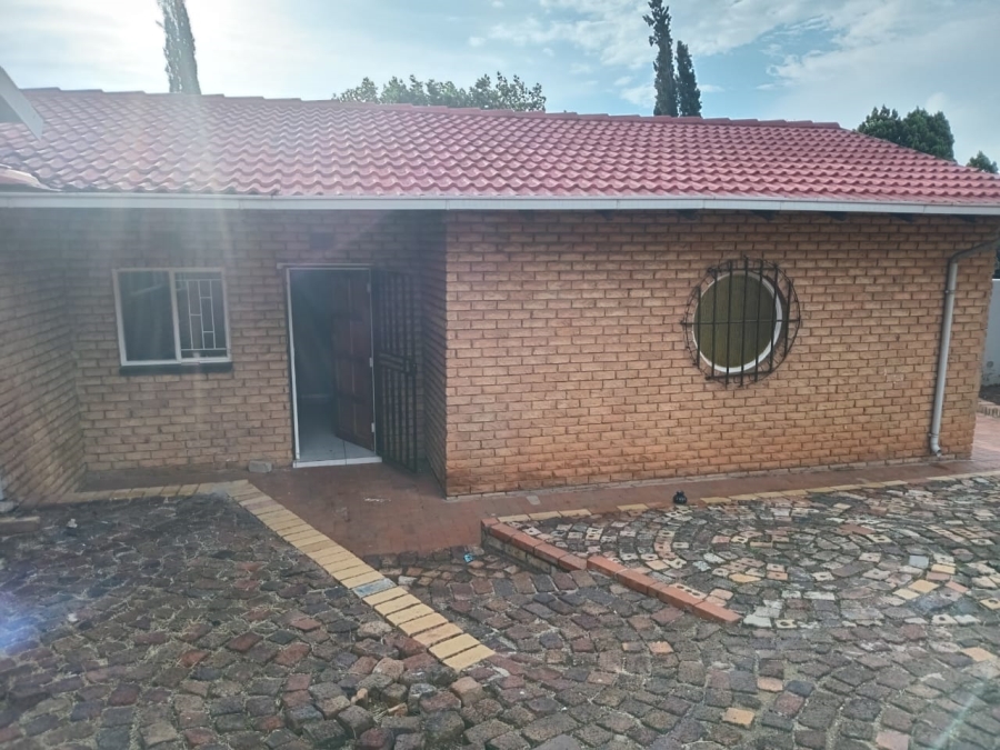 To Let 3 Bedroom Property for Rent in Naturena Gauteng