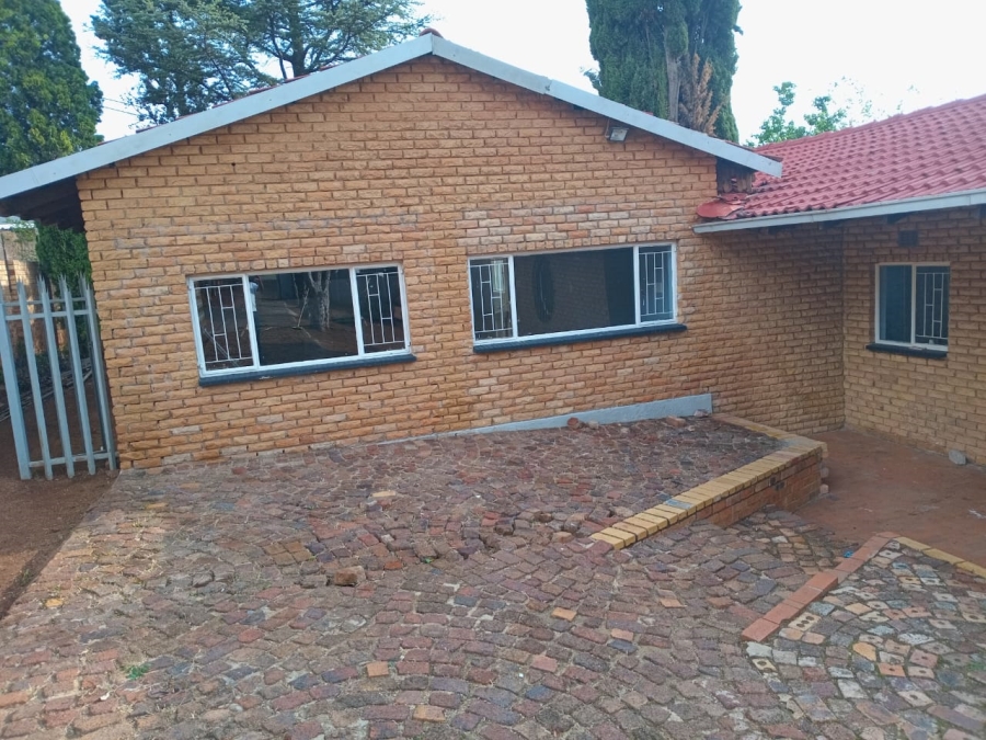 To Let 3 Bedroom Property for Rent in Naturena Gauteng