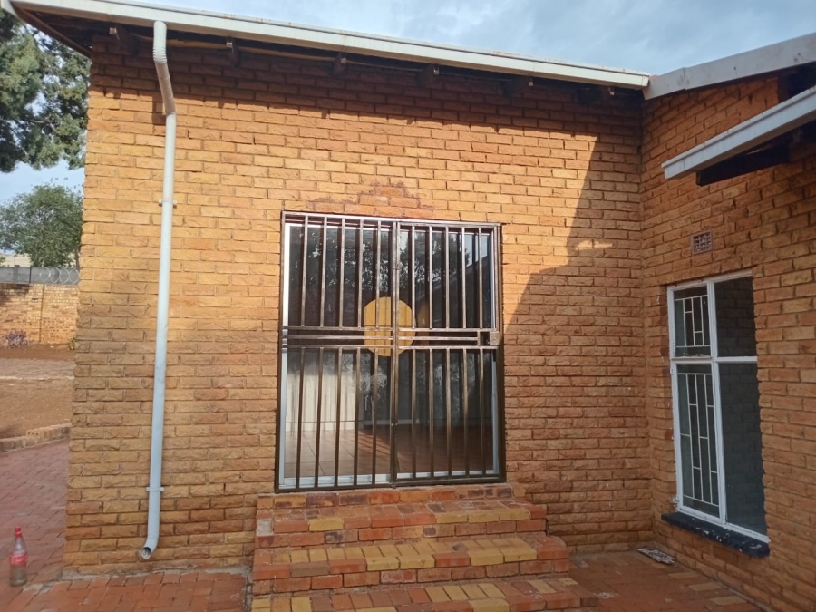 To Let 3 Bedroom Property for Rent in Naturena Gauteng