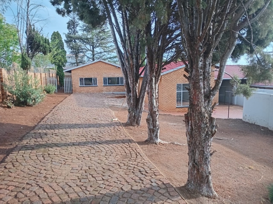 To Let 3 Bedroom Property for Rent in Naturena Gauteng