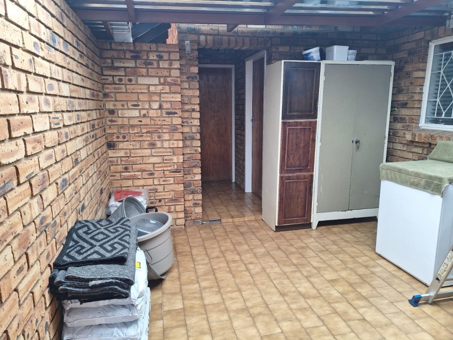 3 Bedroom Property for Sale in Westonaria Gauteng